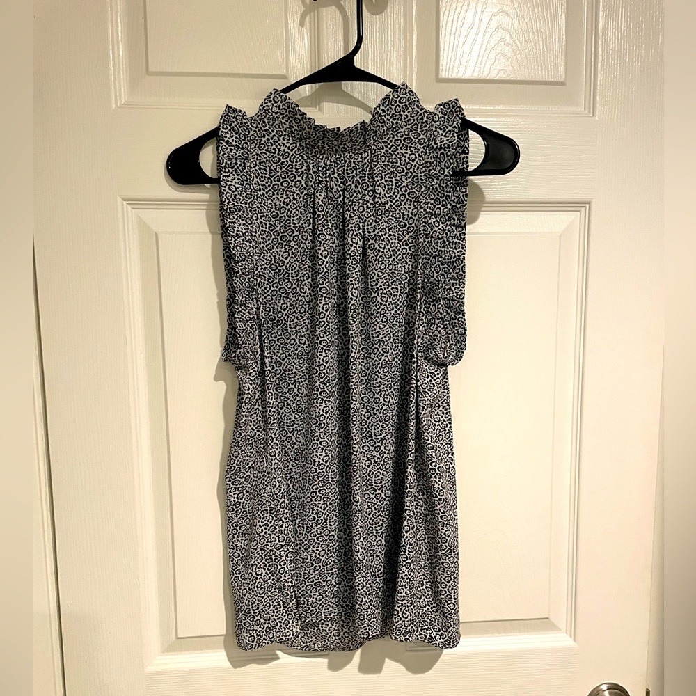 Vince Camuto medium animal print blouse